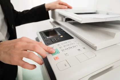 Quem inventou e como funciona a máquina fotocopiadora