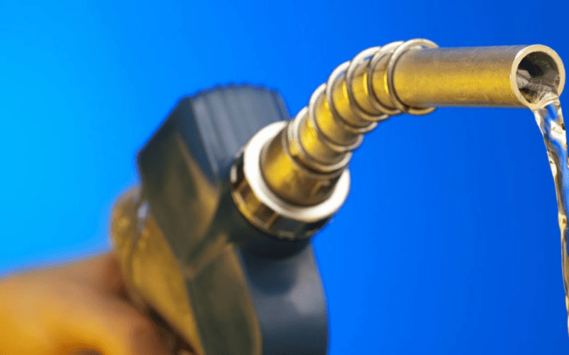 Gasolina batizada Entenda por que se coloca etanol na gasolina