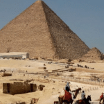 Queops a historia completa do farao por tras da piramide