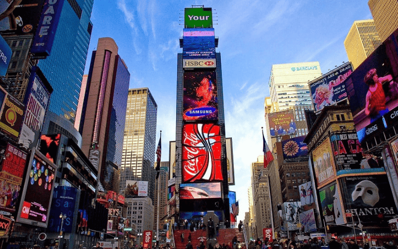 Como a Times Square de Nova York ficou repleta de teloes de propaganda