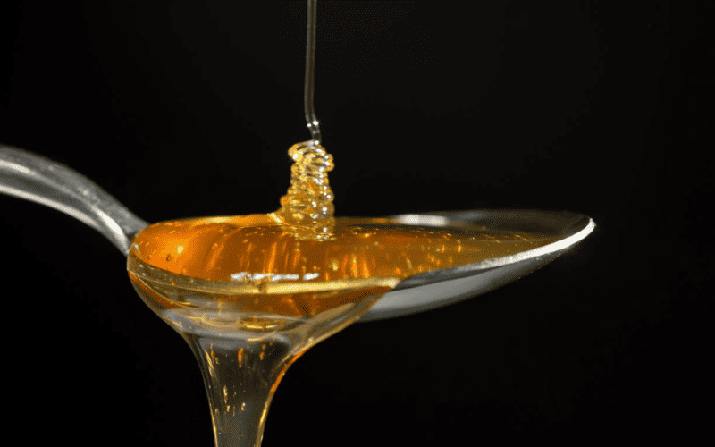 Por que bebes com menos de um ano nao devem consumir mel