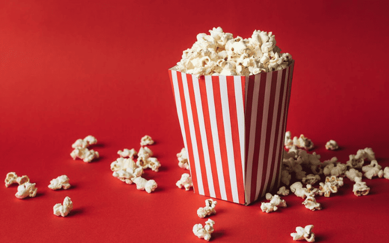 Por que comemos pipoca no cinema