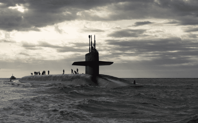Por que muitos submarinos sao pretos