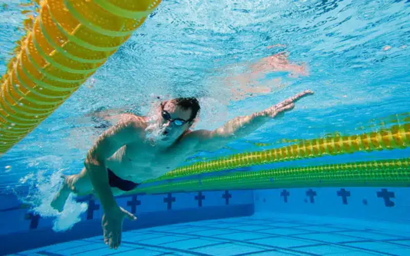 7 beneficios da natacao que voce provavelmente nao sabia