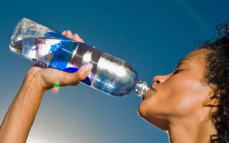 Porque voce precisa beber agua mesmo se estiver sem sede