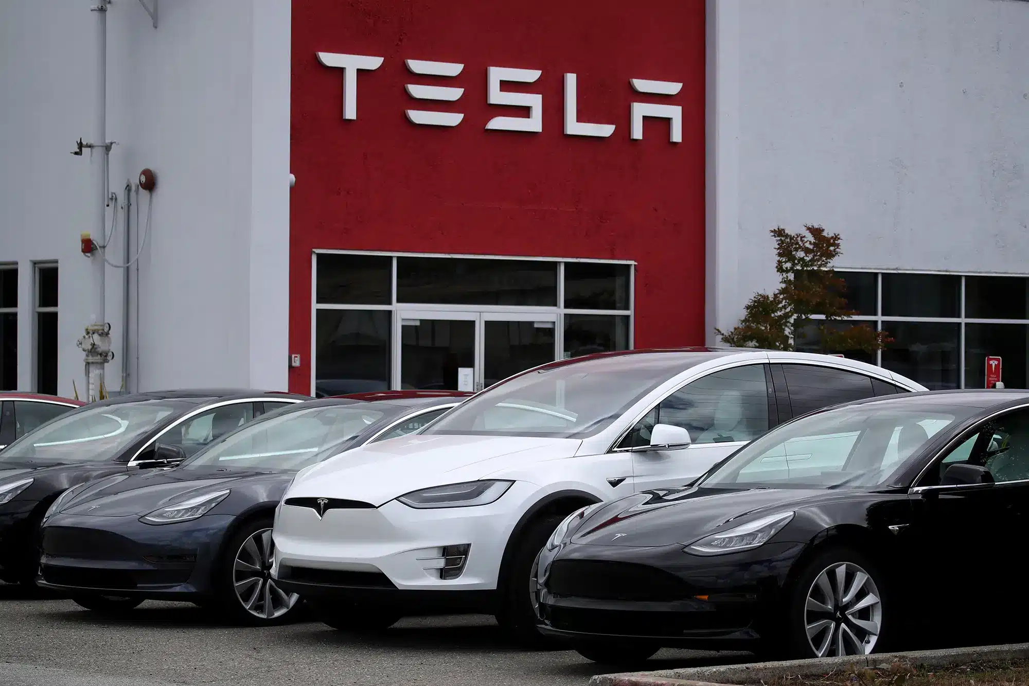 Qual e o modelo Tesla mais barato em 2023 e quanto custa