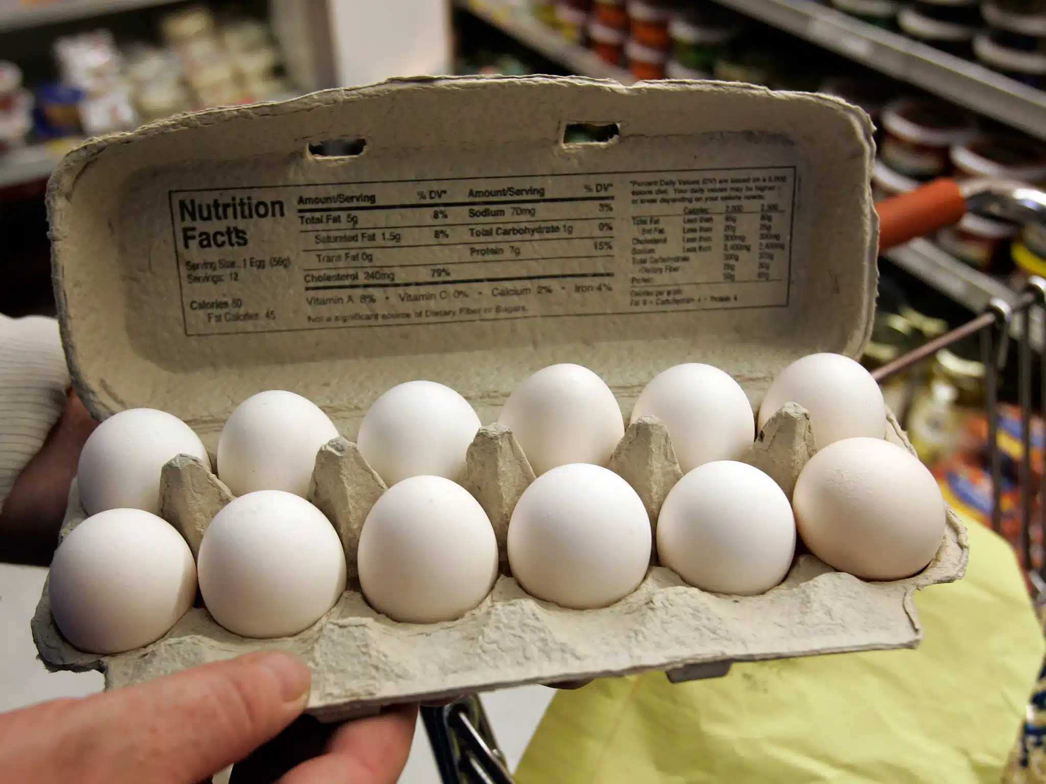 Por que razao os ovos sao tipicamente vendidos por duzia