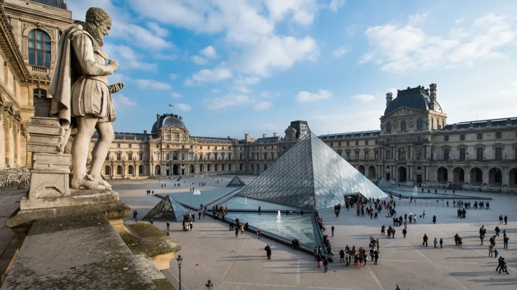 Origem Historica do Museu de Louvre