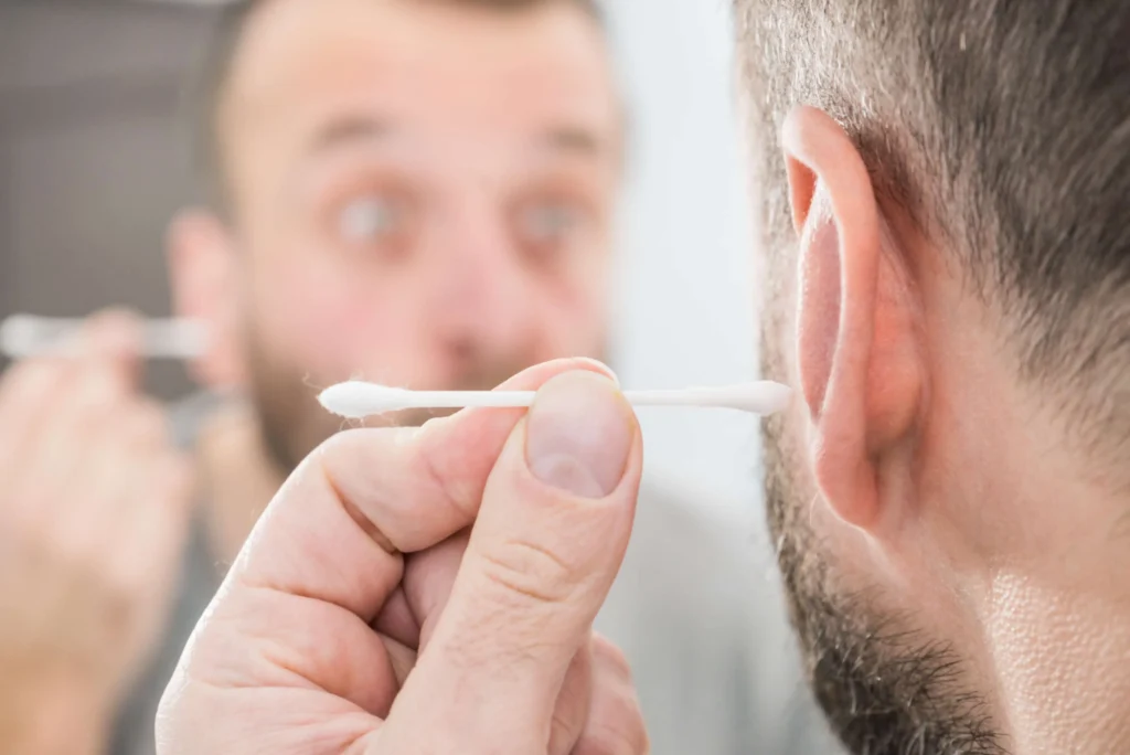 Cuidando dos Ouvidos Descubra a Verdade Sobre a Cera de Ouvido