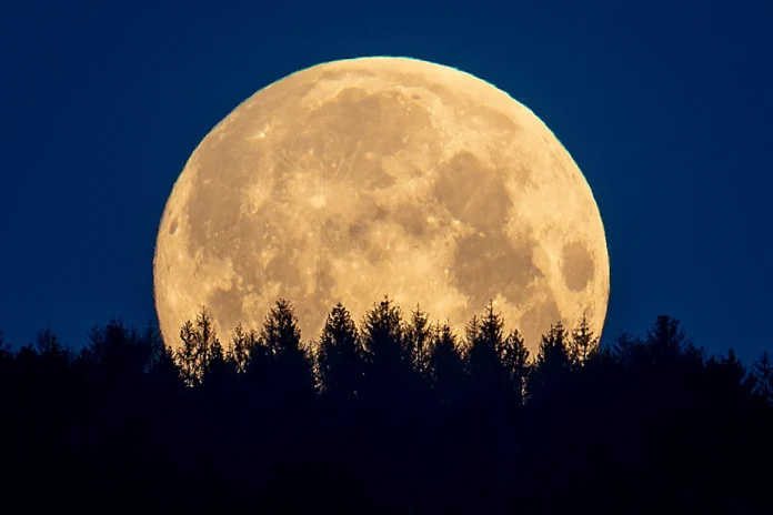 Tempo de um Dia e Noite Lunar Descubra a Duração