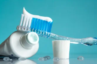 O que acontece se você parar de escovar os dentes