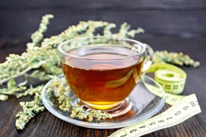 Os melhores chás para aliviar o refluxo; veja receitas!
