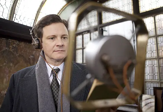 Colin Firth em uma cena de O Discurso do Rei